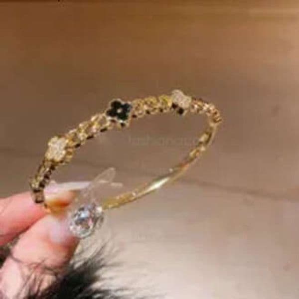 Cloverr Bracelet For Women Luxury Designer Jewelry Double-Layer 4 Leaf Bracelets 18K Gold Silver Plate Agate Diamond Fashion Charm Chain Wedding Gift Party Dad