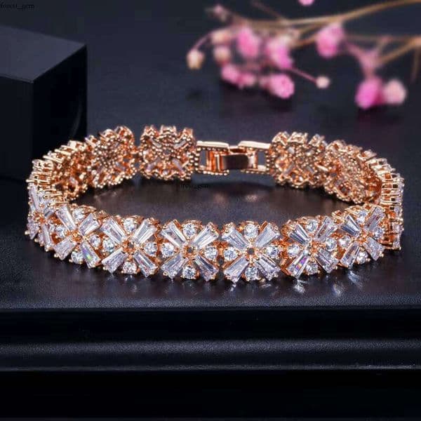 Wholesale High-Quality Snowflake VVS IGI Moissanite Crystal Tennis Bracelet for Women Bride Bridesmaid Wedding Accessories
