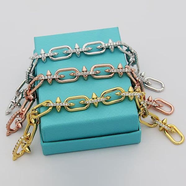 Bracelet luxury Bracelets designer bracelet high quality jewelry with diamond design women bracelet Stainless steel material stylish versatile very good