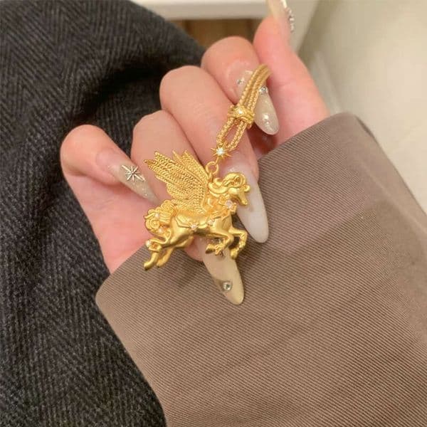 Xiaohongshu Hot-Selling Star Pegasus Necklace For Women, Zodiac Year Little Horse Sweater Chain, Light Luxury High-End Autumn Winter Accessories