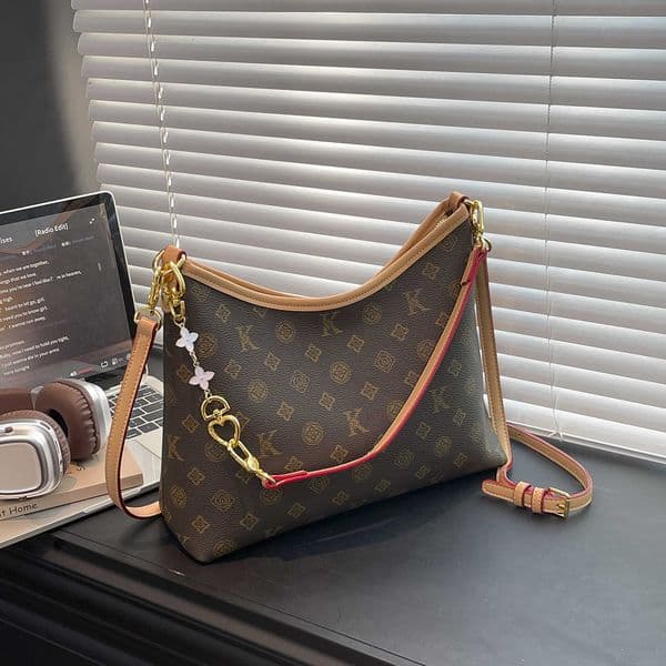 High-end Women's 2026 New Style Large Capacity Retro Tote Bag with Print, Luxury Underarm Bag, Crossbody Bag, High-end Lettering Bag