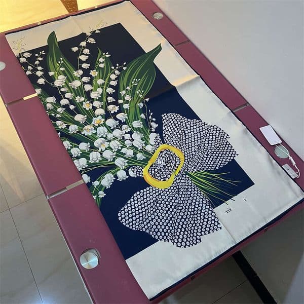Scarf Women Designer Silk Scarf Fashion Brand Wrap Head Scarfs Square Silk Twill Pashmina Scarves Shawl Pleated Birthday Gift Easy To Match Soft Touch 90*90cm