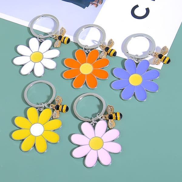 Cross-Border Bee Little Daisy Keychain Small Flower Ring Student Backpack School Bag Key Pendant