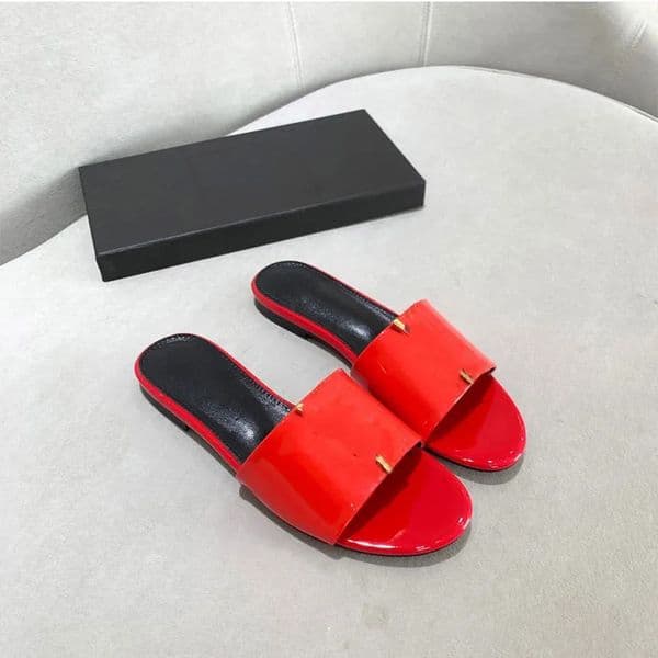 Designer Slipper women Flat Sandals Patent Leather With Gold letter flip-flops Rubber Sole With Web Strap Women Summer beach leisure Slippers size 35-42