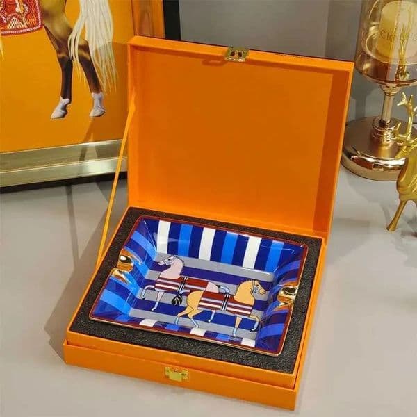 Luxurious Cowhide Leather Bottomed Bone China Dishware Set Modern Decorative Tray