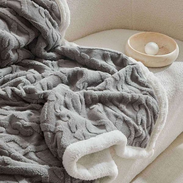 Office Soft and Comfortable Air-conditioned Shawl Winter Thick Lamb Wool Twist Double-layer Flanged Blanket X260109
