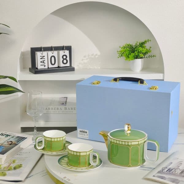 Trendy Coffee Carafe and Twin Mugs, Modern Aesthetic Perfect for Cozy Evenings, Family Gatherings, or Stylish Decor