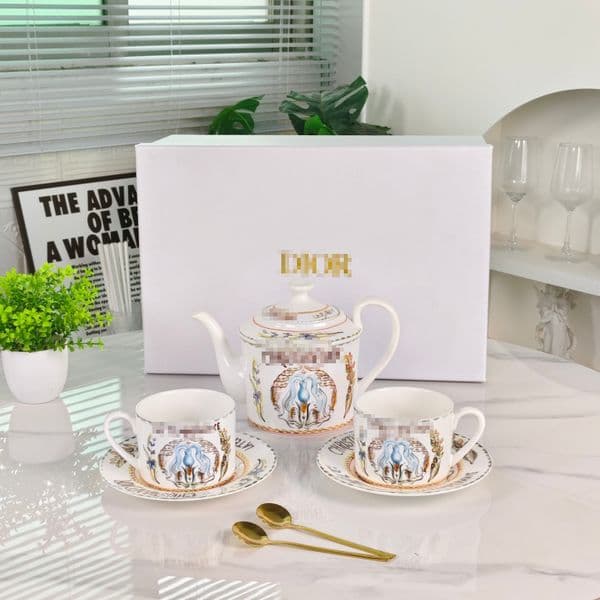 Modern Coffee Pot and Mug Set for Two, High-Quality Craftsmanship Perfect for Morning Rituals and Special Events
