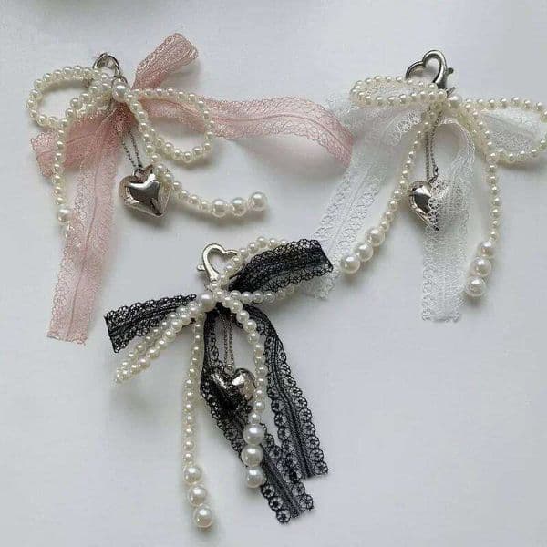 2025 Imitation Pearls Lace Bowknot Keychain Sweet Beaded Pendant Keyring for Women Handbag Backpack Key Chain Exquisite Ornament 26N0110