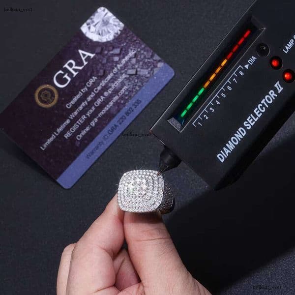 Zanlong 15349 Wholesale Hip-Hop Jewelry Custom 925 Sterling Silver VVS Long Stick Moissanite Ice Square Full Diamond Ring