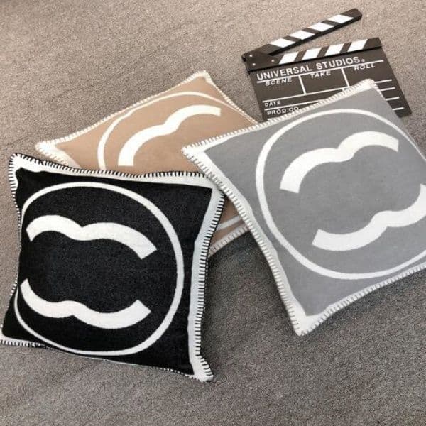 Design style letter-shaped sofa Case Nordic living room cushion office lumbar support nap back cushion Y260525