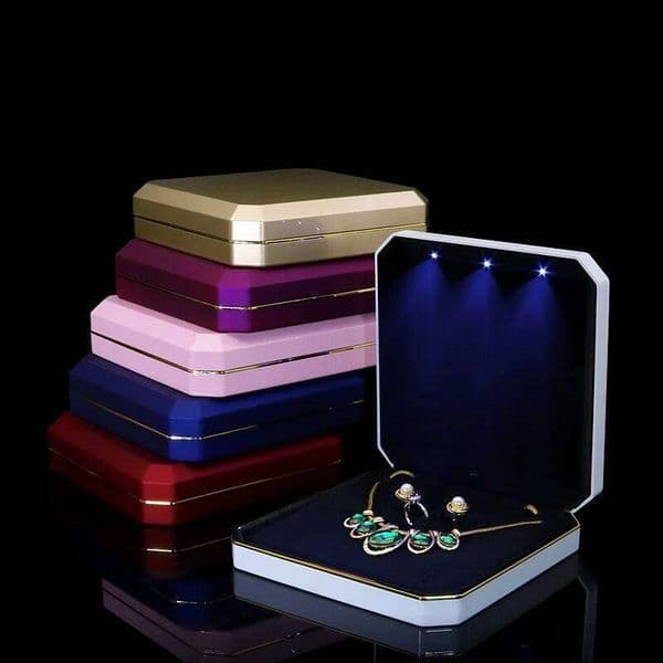 Large LED Light Jewellery Set Box Plastic Pearl Earring Necklace Jewelry Gift Storage Case with Lacquer Finish Customize Logo 26Y0112
