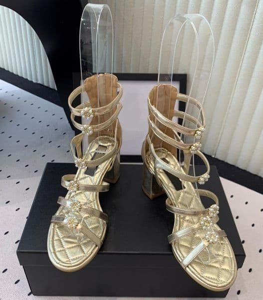 Brand Master's latest design women's sandals Chunky heel, covered heel sandals Zip fastening at heel Adorned with pearl buckle detailing Sizes 35-41