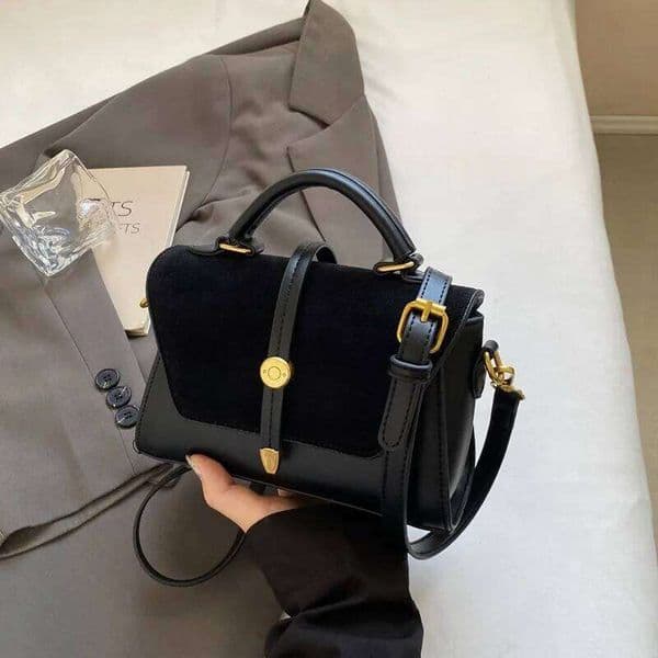Bags Elegant Handbag With Adjustable Strap Golden-Tone Hardware And Flap Closure Trendy Crossbody Bag For Women Kl928