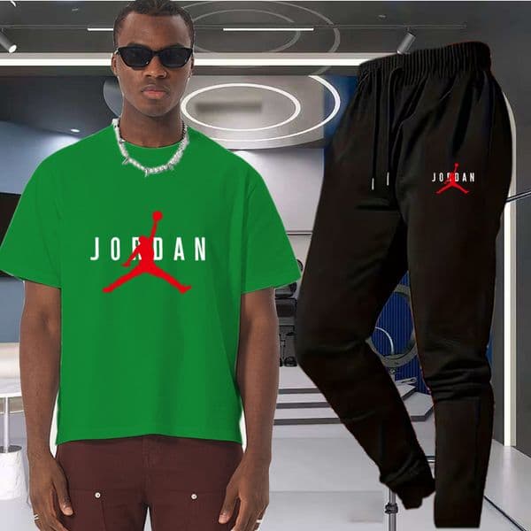 The Tracksuits new men's round-neck T-shirt and Pants set for Spring and Autumn 2025 features a casual and comfortable Brand letter pattern print
