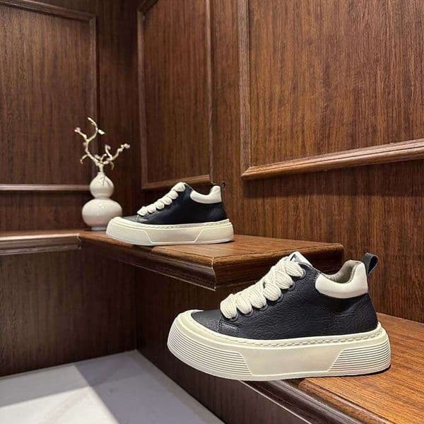 Men's Sneakers 2025 New Autumn Leather Casual Versatile Trendy Thick Sole Height Increasing Lace-up Lightweight Low-top Shoes