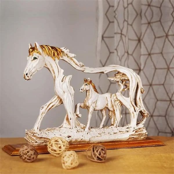 Horse Sculpture Resin Indian Galloping Horse Statue Home Decoration Desktop Decoration Animal Figurines 260108