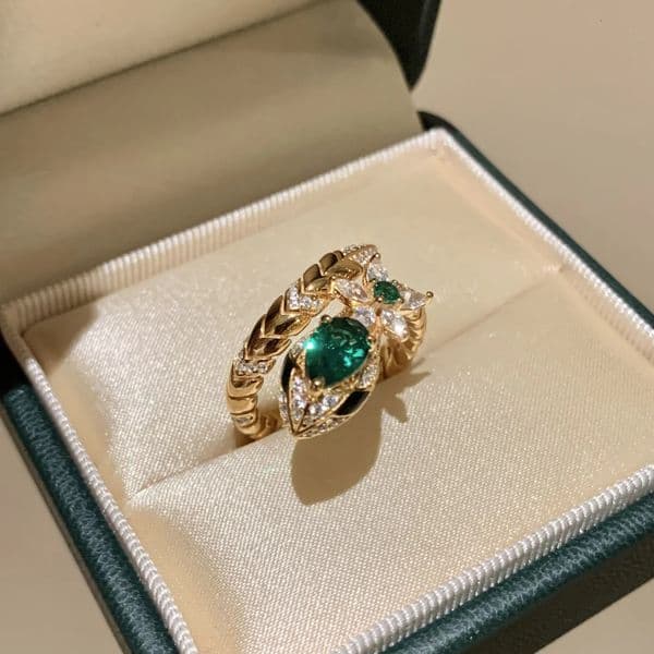 Luxury Brand Designer Jewelry Vintage Retro Style Emerald Snake Ring Light Luxury High-End Sense Diamond-Encrusted Wrapped Snake-Shaped Adjustable Index Finger