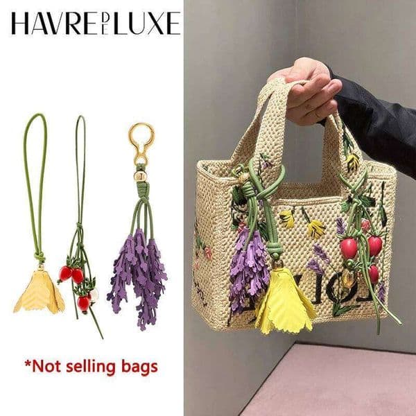 Charm Luxury 2026 New Valentine's Day keychain purse Lavender Tulip Tomato Strawberry Pea Pods Leather Charm Fashion High End Keychain Exquisite Workmanship Bag