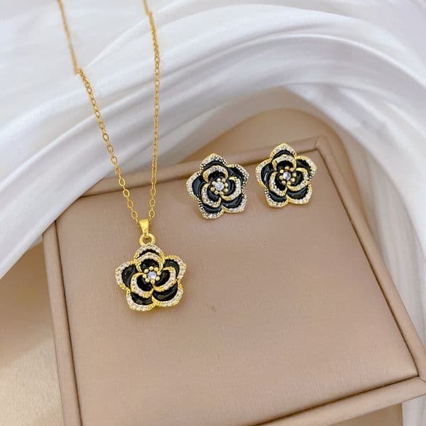 Brand Set Camellia Oil Drop Light Wedding Necklace For Women Internet Celebrity Versatile Collarbone Chain Titanium Steel Chain