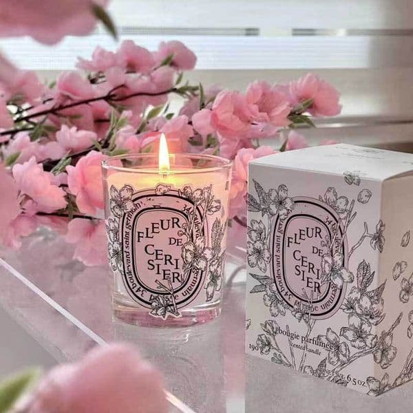 New Limited Edition Sakura Scented Candle Premium Indoor Fragrance as a Gift for Best Friends Z260520