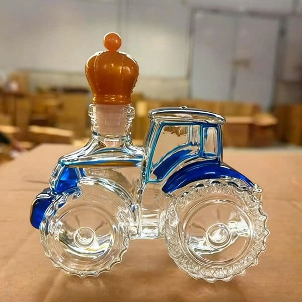 Decanters for Alcohol 300ml Glass Tractor Container Empty Car Whiskey Decanter Tequila Bottle for Wine Vodka y Home Office 260115