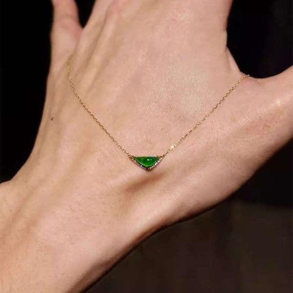 Triangular Emerald Green Collarbone Chain Fashion Micro Inlay Necklace For Summer B5