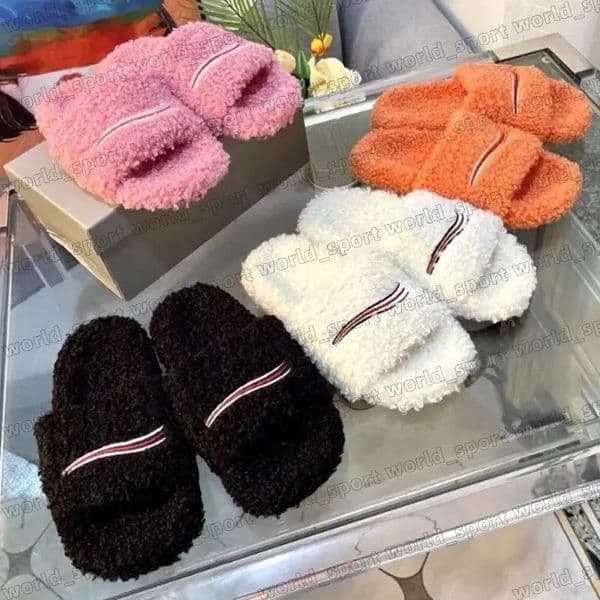 Luxury Triangle Slides Designer Men Women Slippers Ladies Wool Winter Fur Fluffy Furry Warm Letters Sandals Comfortable Fuzzy Girl Paris Flip Flop Slipper Size 35-45