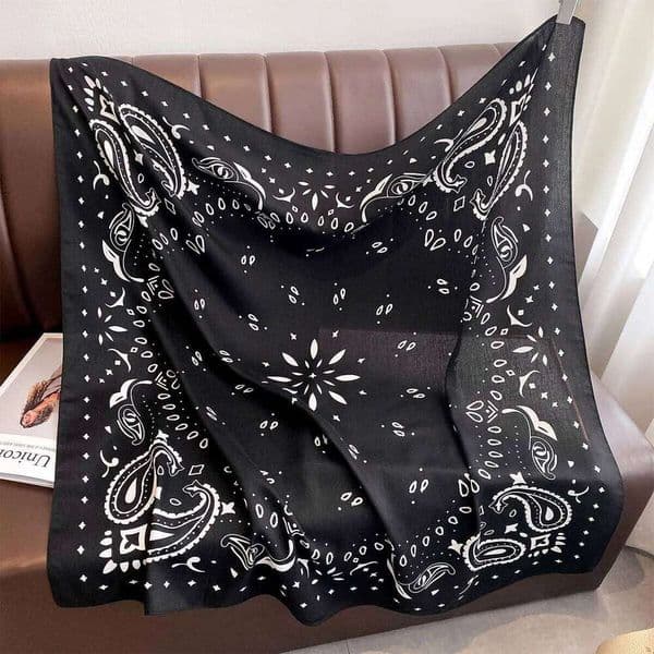 fashion 90*90cm Paisley Printed Square Scarf For Women Imitation Silk Scarves Bandanas Luxury Large Shawl Beach Wraps Elegant Hijab 26H0117