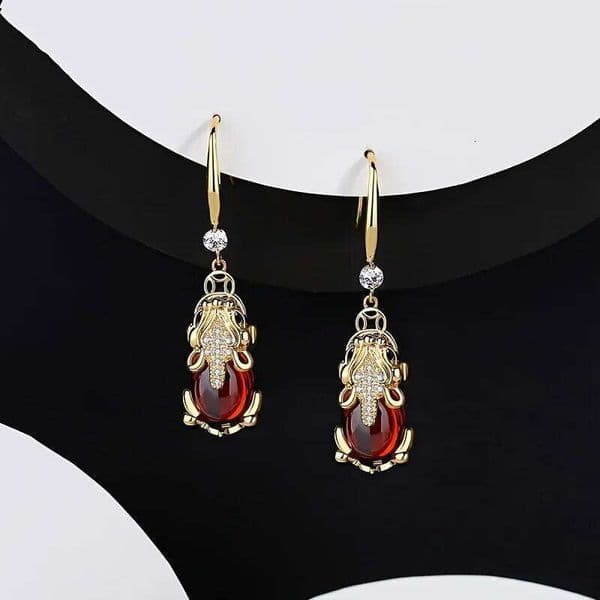 Chinese-Inspired with Red Teardrop Zircon Accents Luxurious Vintage Design Women Ideal for Daily Wear Valentine's Day Gift 5c286