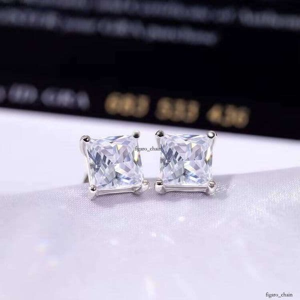 Unisex Classic Gold Plated 1.2ct Princess IGI Cut VVS Moissanite 925 Sterling Silver Moissanite Earrings Studs