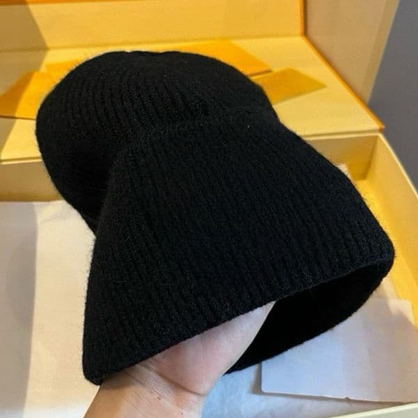 Fashionable hats luxurious hats designer baseball caps warm hats for autumn and winter outdoor couple knit hats wool brand hats