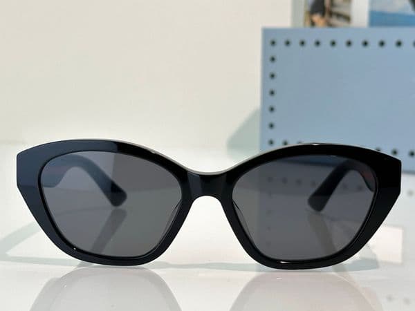 Luxury Designers Womens Sunglasses For Women Men Sun Glasses Mens Designer 1555S Fashion Style Protects Eyes Random Box