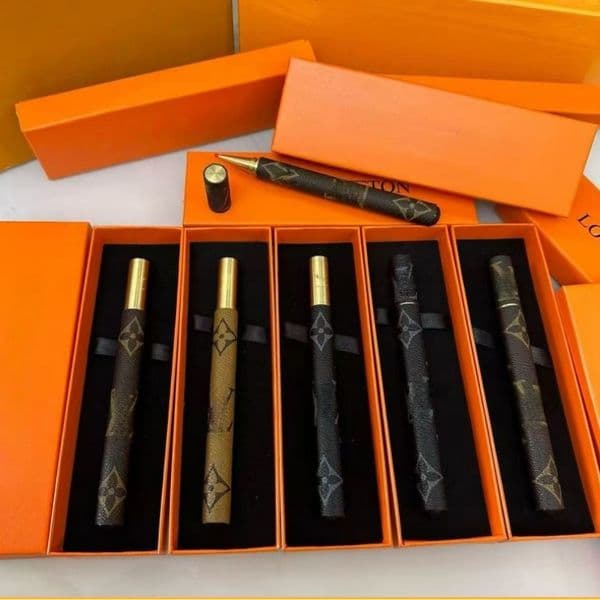 Designers Ballpoint Pens Paris Plaid Style Mens Women Jewelry signature Pens Fashion Flower sail Print European & American Style