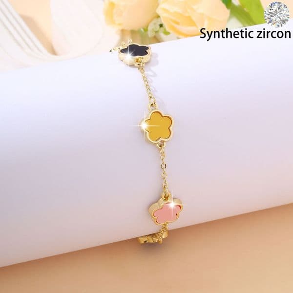 Source New Dopamine Colorful Five-Petal Luxury Bracelet for Women, Hot-Selling Lucky Five-Leaf Clover Flower Jewelry