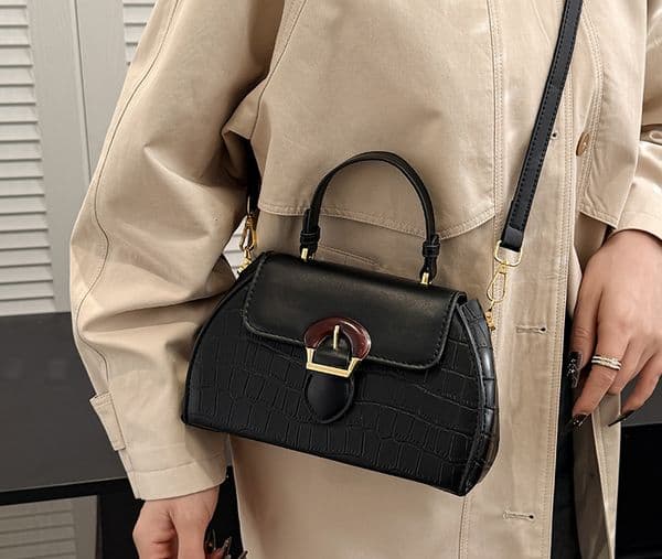Designer's new crocodile pattern handbag, crossbody shoulder bag, foreign trade new style, niche high-end fashion, 2026 new model versatile women's bag, luxury bag