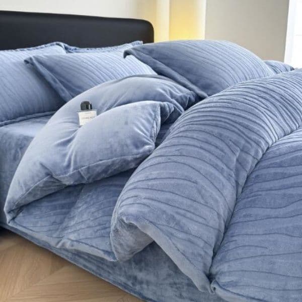 Winter new style zebra-patterned quilt Duvet covers, made of soft milk fleece, comfortable and warm, thick and durable, Bedding sets for home use as bedding