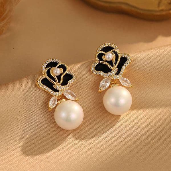 Fresh Petal Pearl Zircon New Trendy Elegant Versatile Internet Celebrity Silver Needle Studs High-end Personality Earrings