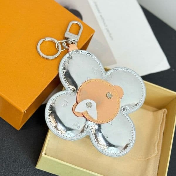 Keychains Lanyards Designer keychain fashion classic keychain high quality leather keychain exquisite cute luxury bag charm keychain