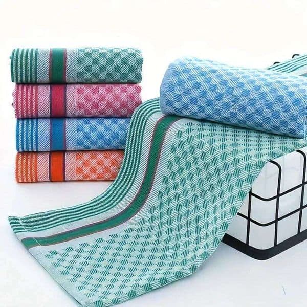 4-Pack of Plain Polyester-Cotton Kitchen in Random Colors, Absorbent Dishwashing Cloths, Household Towels, Essential Cleaning Towels 26Y0121