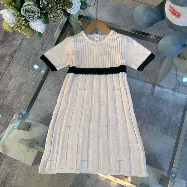 Fashion Knitted girls dress Short-sleeved Princess dress kids designer clothes Knitted design partydress baby skirt A000X01N015
