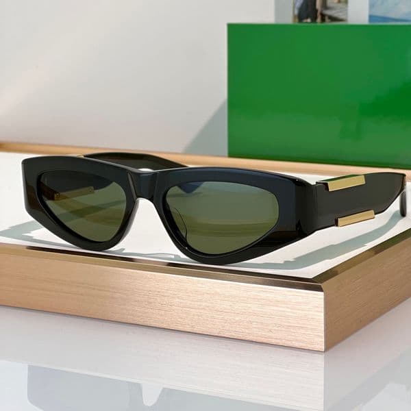 Fashion Sunglasses For Men Women 1407 Summer Designer Stylish High Street Style Anti Ultraviolet Retro Plate CR39 Triangle Acetate Full Frame Glasses Random Box
