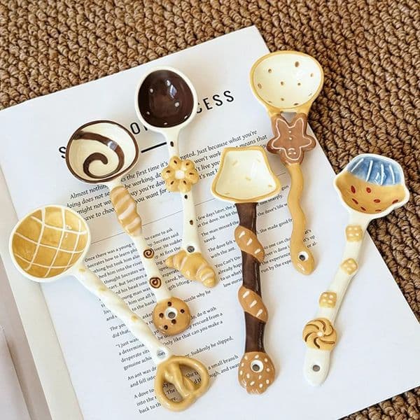 Cute Ceramic Spoon Long Handled Soup Spoon Tableware Kitchen Accessories Household Coffee Dessert Spoon Bread Cookies Decor 260121