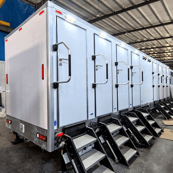Modern Portable Outdoor Prefab Toilet Restroom Mobile Steel Sandwich Panel Ceramic Squat/Seat Toilet Houses Asian Design Style
