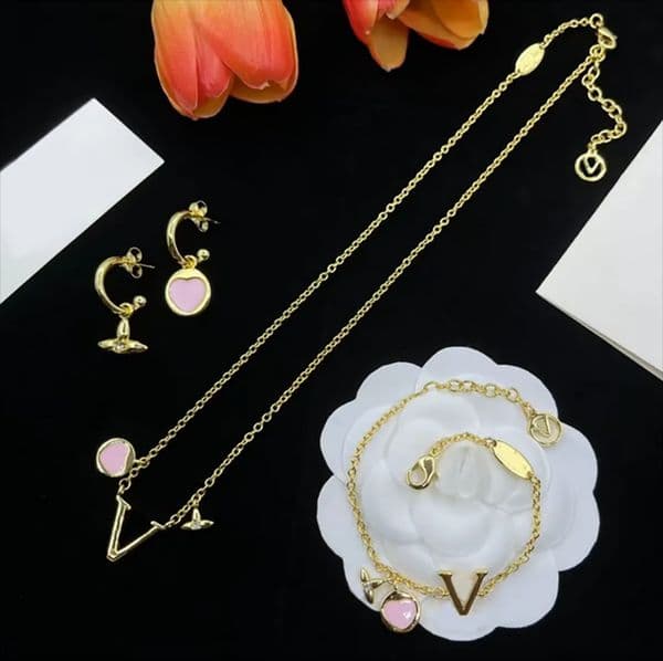 Luxury Designer Heart Necklace Chain Earring Bracelet Fashion Top Quality Jewelry Sets for Women Wedding Party Jewelry Gift