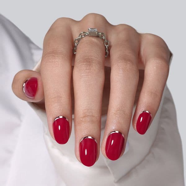 Red short-style soft nail stickers, suitable for fake nails. There are 16 different sizes for women to choose from, including 32 reusable press-on nails.