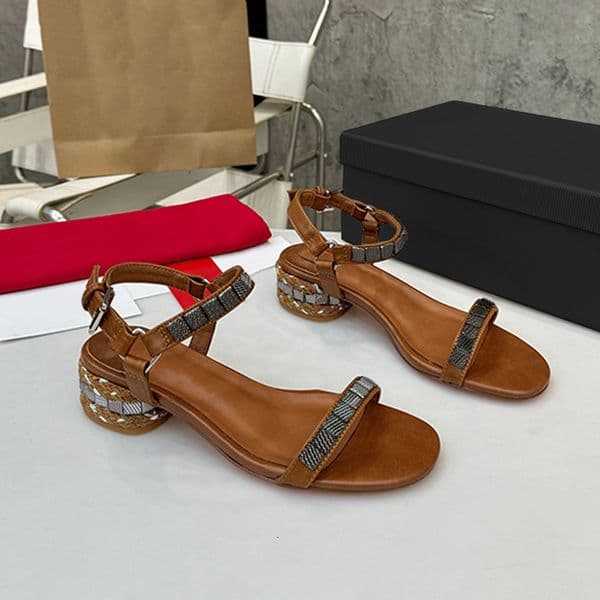 Summer Designer Sandal Women Rivets Sliders Outdoor Beach Fashion Leather Mule Slipper Slides 1012