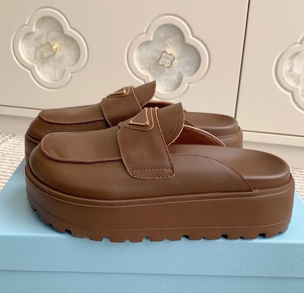 Designer Womens Slippers Genuine Leather Sandals Mules Shoes Fashion Leisure Ladies Slip-on Wedges Chunky Slipper Outdoor Comfortable Female Slippers