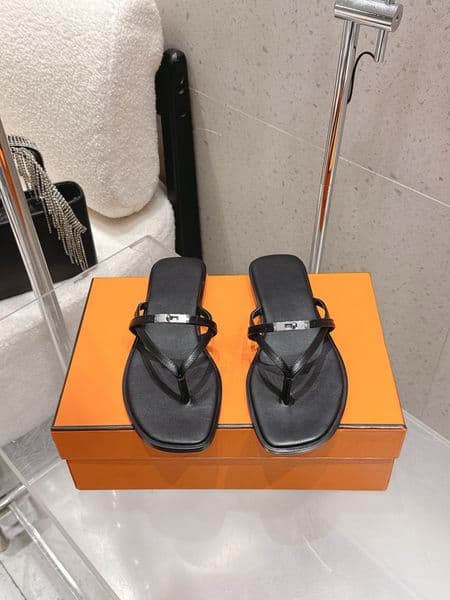 10A Top Designer Metal Buckle Flip-Flops Fashionable Genuine Leather Slippers Elegant Women's Luxury Lightweight Casual Beach Sandals with Box