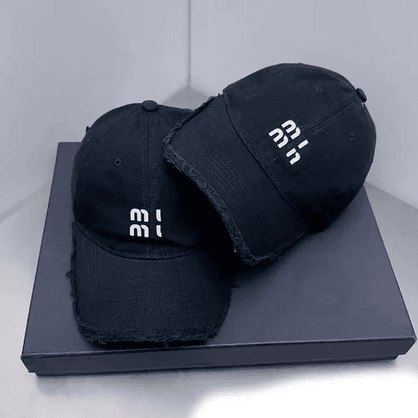 Casual cute Spring Ball Designer Women's Rhinestone Letter Hats Classics Baseball Caps Fashion Lattice Warm Casquette Vacation Beach Versatile Hat